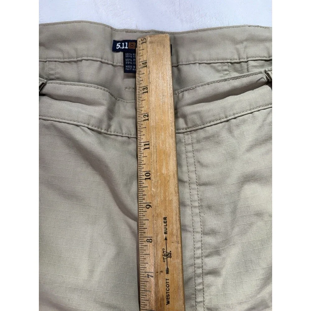 5.11 Tactical Cargo Shorts Men's 38 Khaki Utility Outdoors Hiking Rugged Sturdy